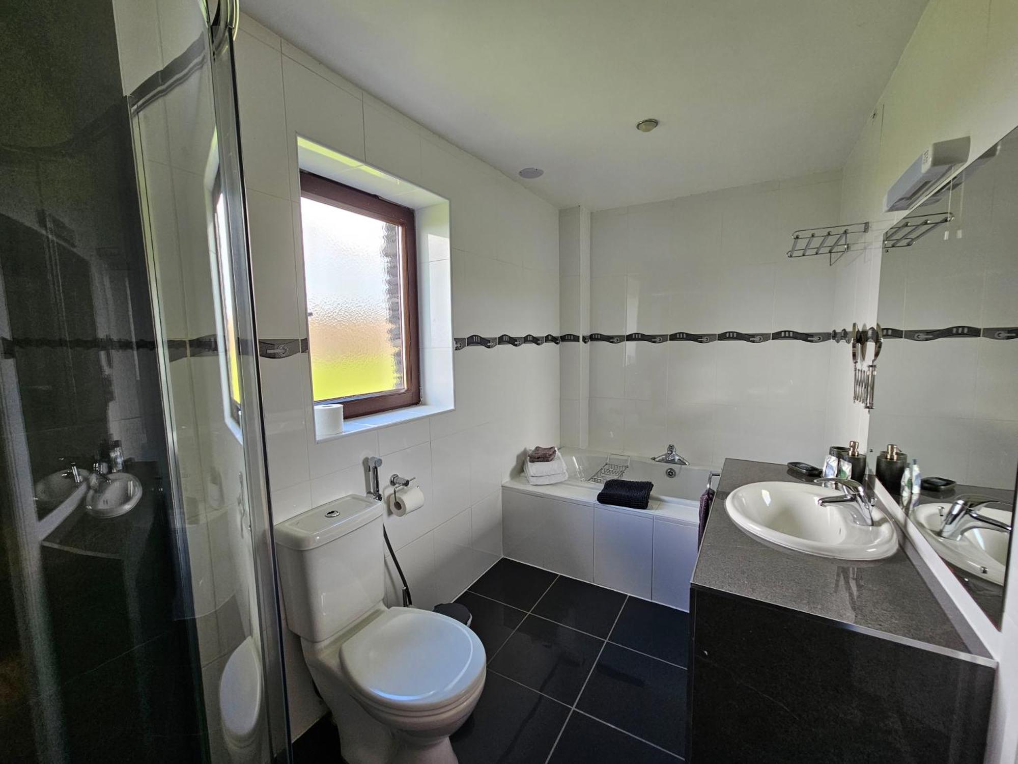 Fuchsia Lodge - New Luxury 5* Beachside Lodge With Sauna - 4 Beds Ensuite - Spectacular Location Waterville Exterior photo
